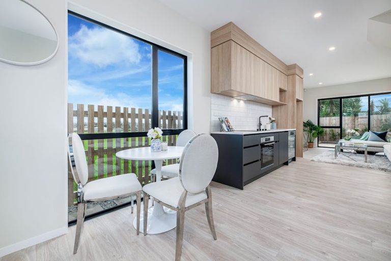 Photo of property in 5/644 Te Atatu Road, Te Atatu Peninsula, Auckland, 0610