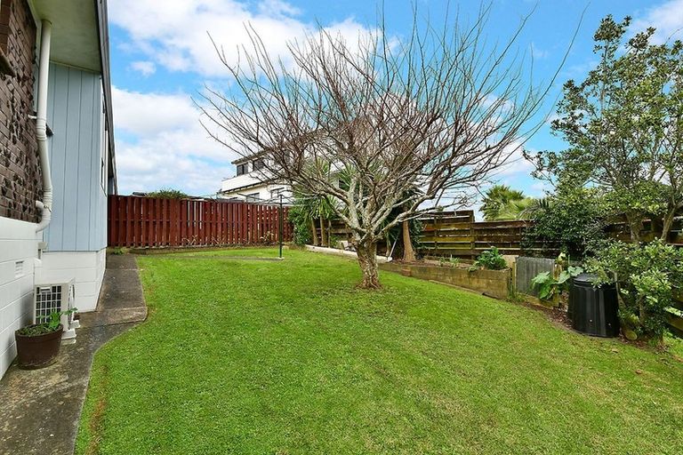 Photo of property in 33a Rosario Crescent, Red Beach, 0932