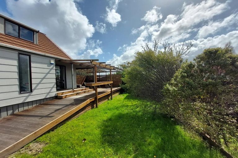 Photo of property in 2/24 Lancaster Road, Beach Haven, Auckland, 0626