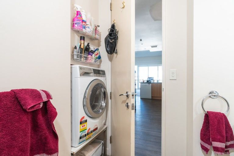 Photo of property in De Vere Apartments, 10/23 Tennyson Street, Te Aro, Wellington, 6011