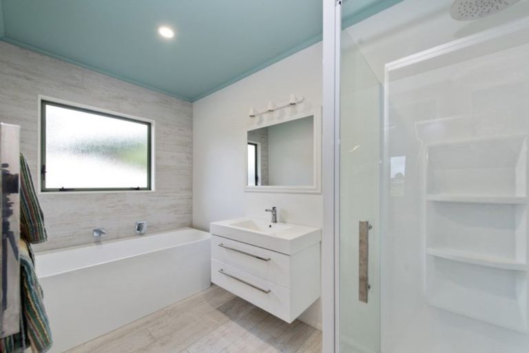 Photo of property in 56 Highgrove Place, Bethlehem, Tauranga, 3110