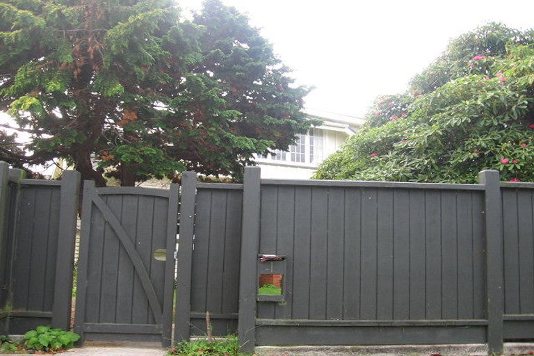 Photo of property in 1 Ngaio Crescent, Woburn, Lower Hutt, 5010
