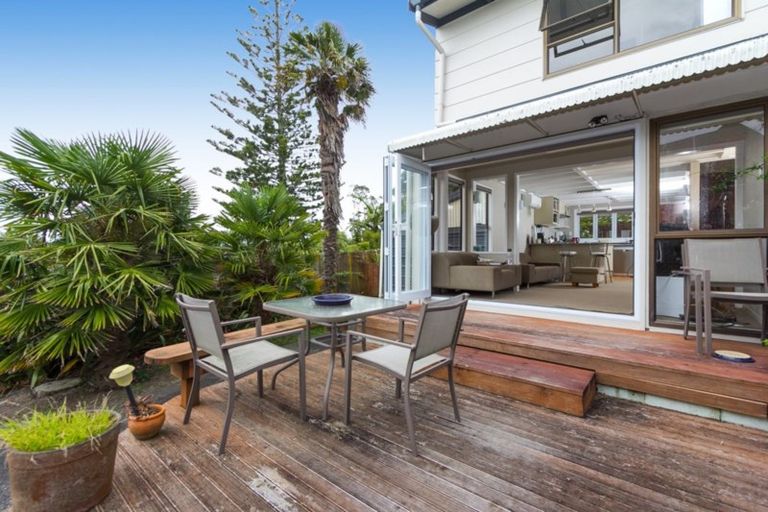 Photo of property in 3/75 Birkdale Road, Birkdale, Auckland, 0626