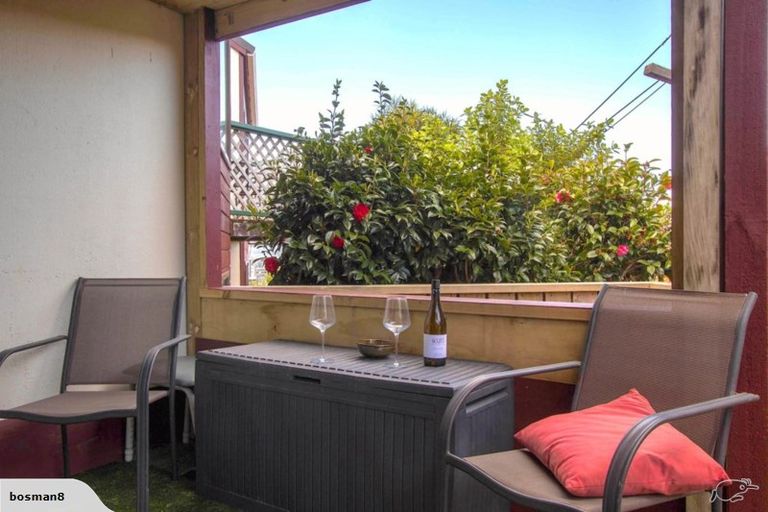 Photo of property in 53 Hankey Street, Mount Cook, Wellington, 6011