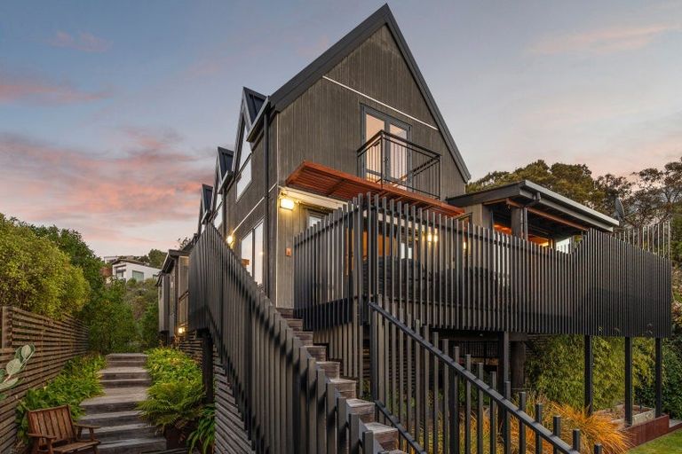 Photo of property in 10 Tuawera Terrace, Clifton, Christchurch, 8081