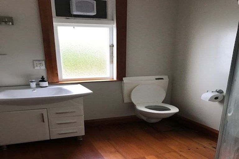 Photo of property in 11 Highbury Crescent, Highbury, Wellington, 6012