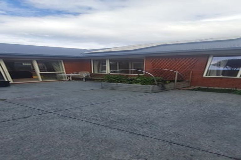 Photo of property in 31 Daniels Road, Redwood, Christchurch, 8051