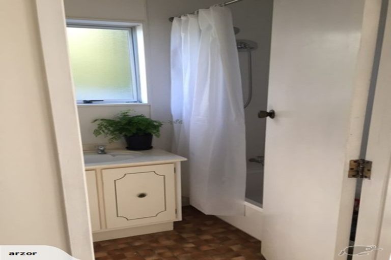 Photo of property in 127 Park Avenue, Whangamata, 3620