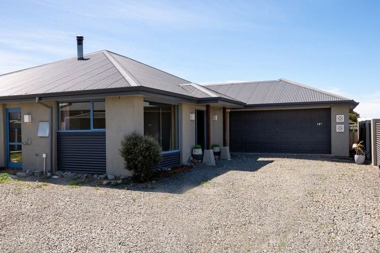 Photo of property in 19 Holdaway Street, Riversdale, Blenheim, 7201