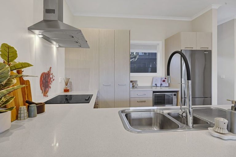 Photo of property in The Strand, 4/16 Ronald Street, Strandon, New Plymouth, 4312