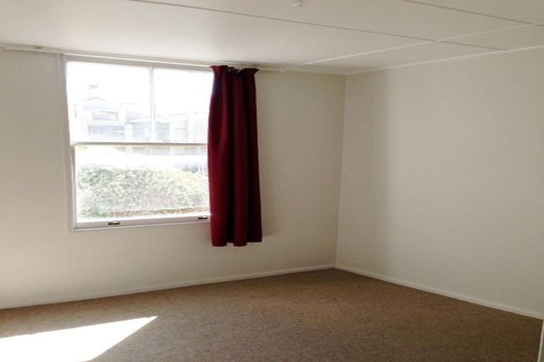 Photo of property in 29 Marine Parade, Bluff Hill, Napier, 4110