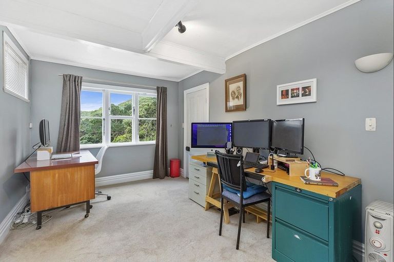 Photo of property in 10 Jackson Street, Island Bay, Wellington, 6023