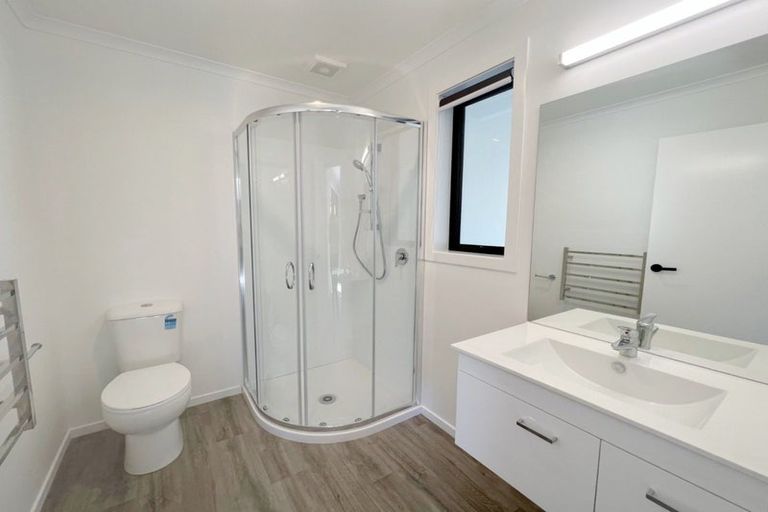 Photo of property in 2u2 Searancke Place, Fairfield, Hamilton, 3214