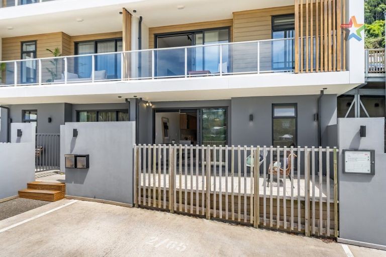 Photo of property in 65u2 Tiketike Way, Brooklyn, Wellington, 6021