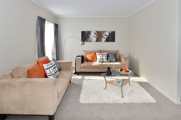 Photo of property in 2/46 Granville Drive, Massey, Auckland, 0614