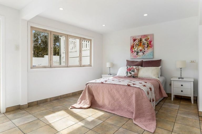 Photo of property in 4202a/2 Great North Road, Glendene, Auckland, 0602