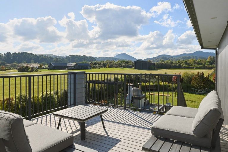 Photo of property in 9 Lancewood Way, Kinloch, Taupo, 3377