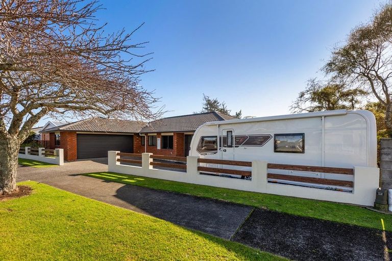 Photo of property in 22 Truby King Street, Merrilands, New Plymouth, 4312