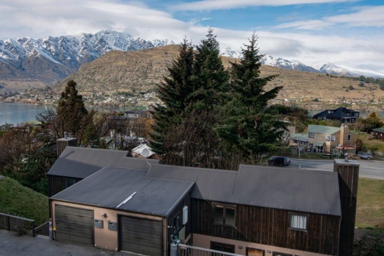 Photo of property in 55 Goldfield Heights, Queenstown, 9300