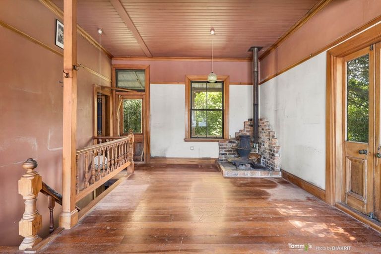 Photo of property in 4 Governor Road, Northland, Wellington, 6012