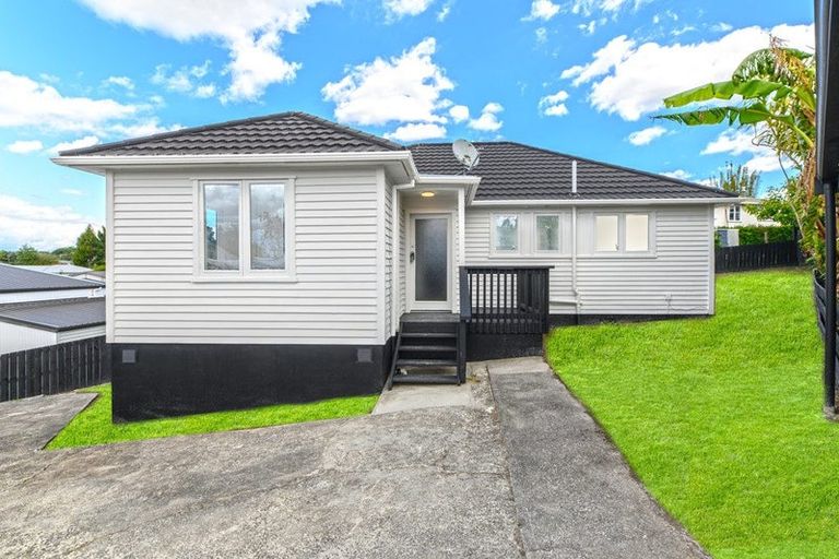 Photo of property in 70d Lincoln Park Avenue, Massey, Auckland, 0614