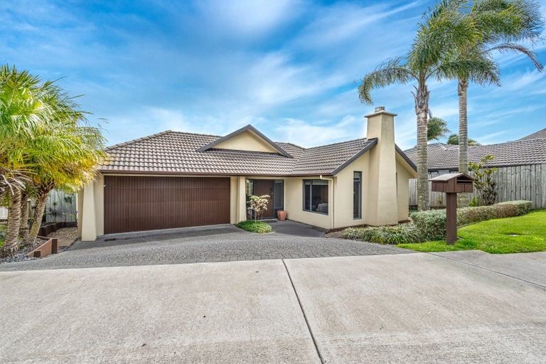 Photo of property in 27 Lansell Drive, East Tamaki Heights, Auckland, 2016