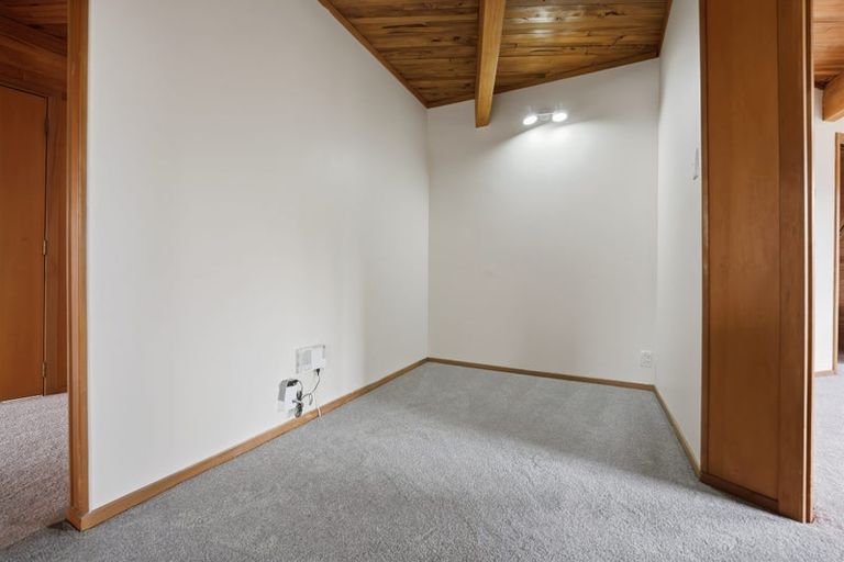 Photo of property in 272 Sturges Road, Henderson, Auckland, 0612