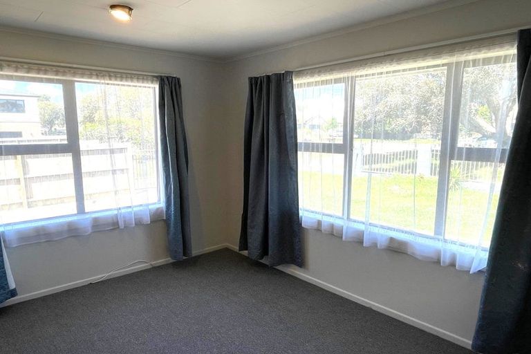 Photo of property in 523 Massey Road, Mangere, Auckland, 2022