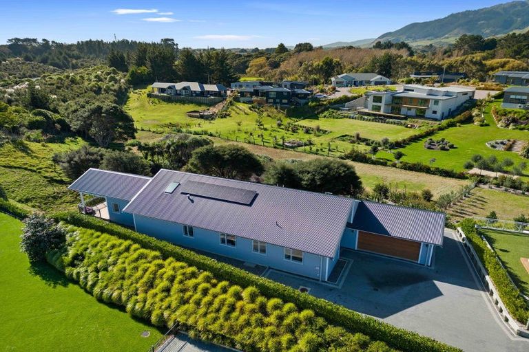 Photo of property in 9 Lamont Place, Waikanae, 5036