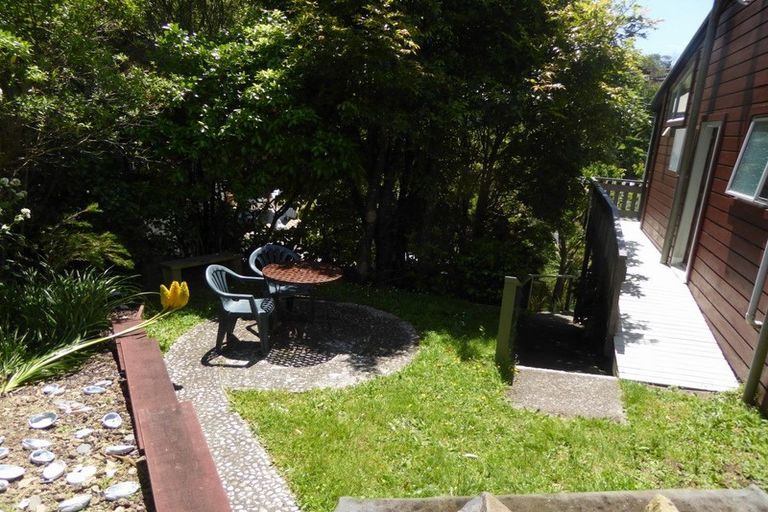 Photo of property in 3a Sandhurst Way, Crofton Downs, Wellington, 6035