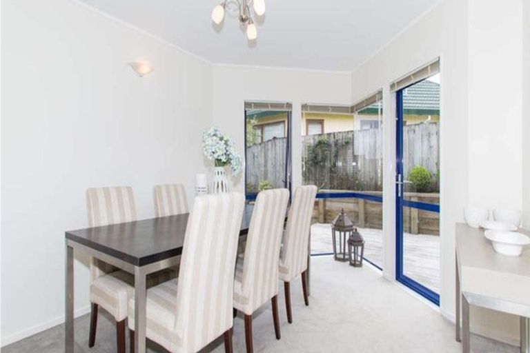 Photo of property in 8 Rimu Rise, Albany, Auckland, 0632