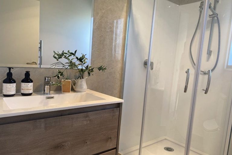 Photo of property in 27 Paetai Lane, Te Atatu Peninsula, Auckland, 0610