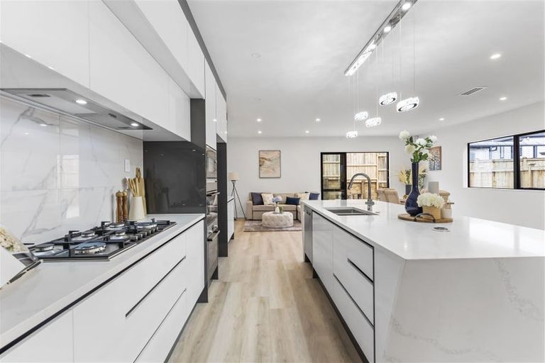 Photo of property in 48 Elevation Street, Flat Bush, Auckland, 2019