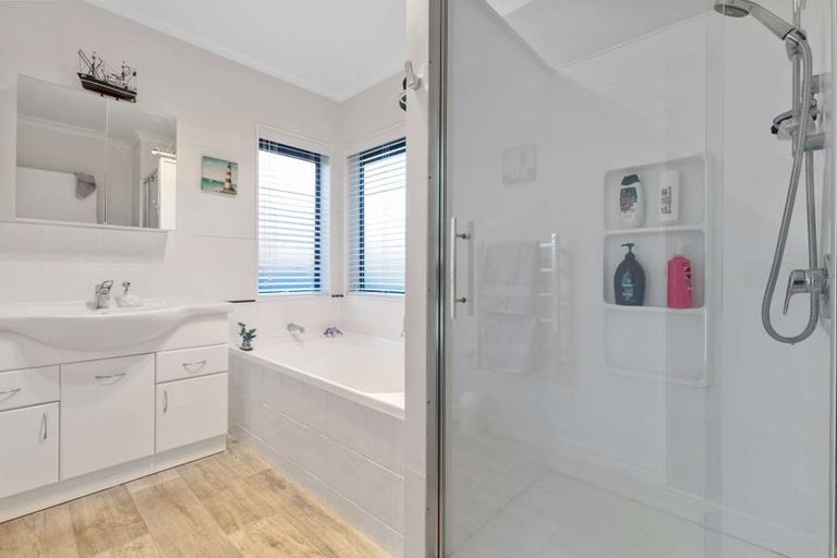 Photo of property in 53 Santa Monica Drive, Papamoa Beach, Papamoa, 3118