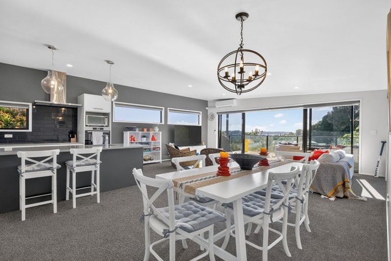 Photo of property in 33 Hihitahi Rise, Paihia, 0200