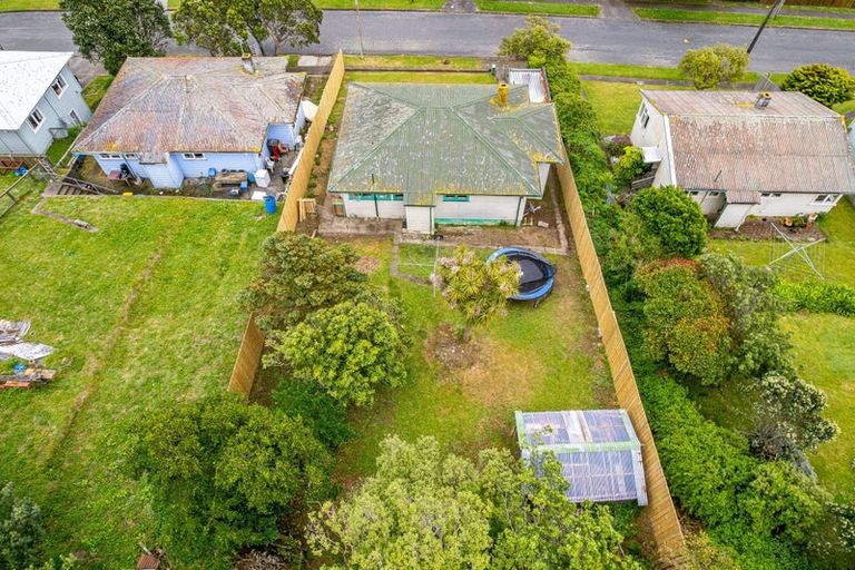 Photo of property in 15 Northumberland Street, Cannons Creek, Porirua, 5024