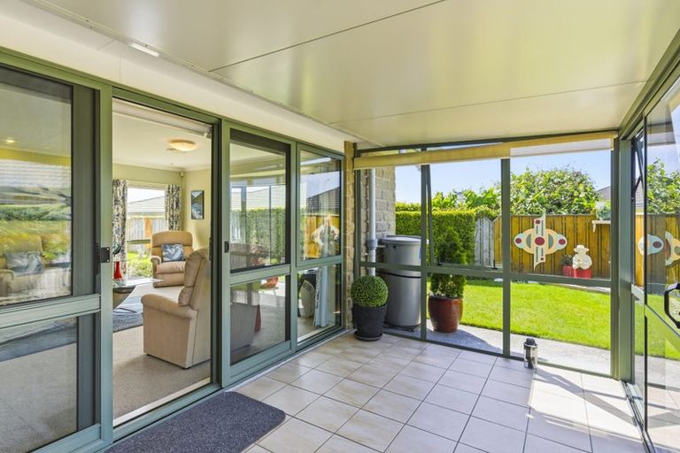 Photo of property in 100 Milne Drive, Paraparaumu, 5032