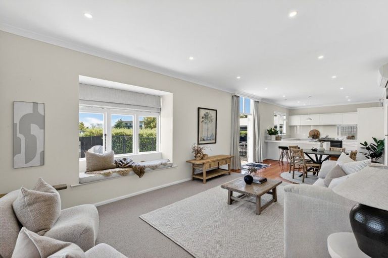 Photo of property in 9 Cobden Crescent, Bluff Hill, Napier, 4110