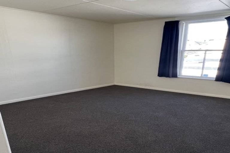 Photo of property in 22 Hawker Street, Mount Victoria, Wellington, 6011