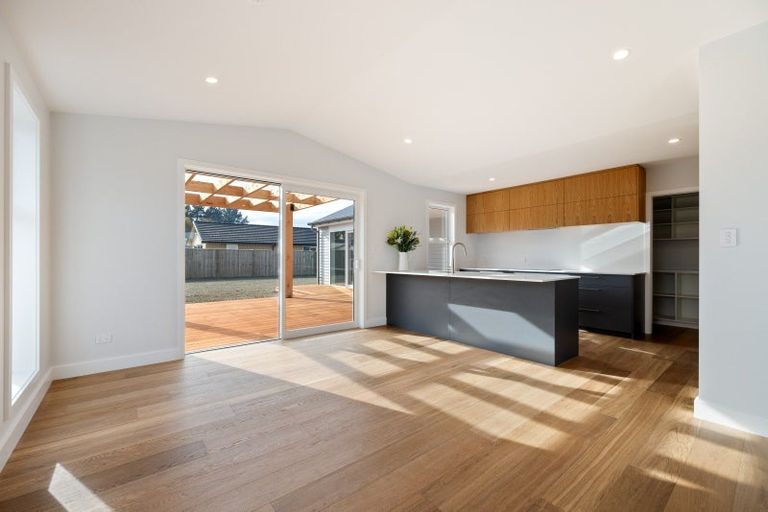 Photo of property in 27 Plover Avenue, Amberley, 7410