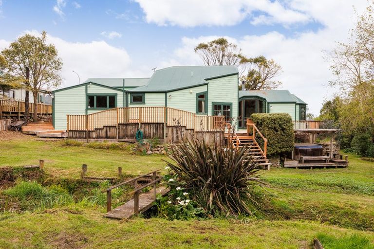 Photo of property in 353 Kahuterawa Road, Linton, Palmerston North, 4472