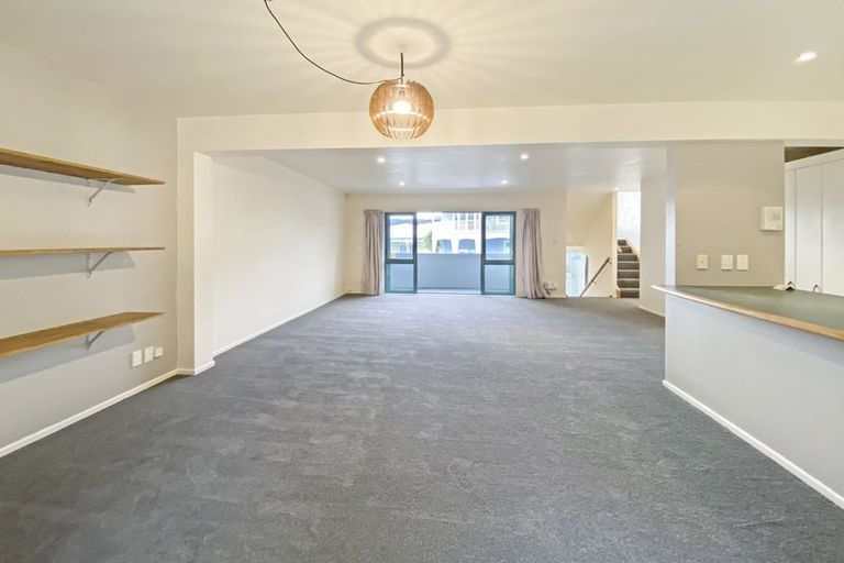 Photo of property in 7 Oak Grove, Mount Cook, Wellington, 6011