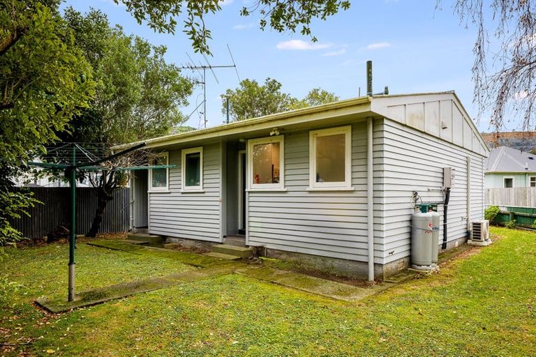Photo of property in 138a Reynolds Street, Taita, Lower Hutt, 5011