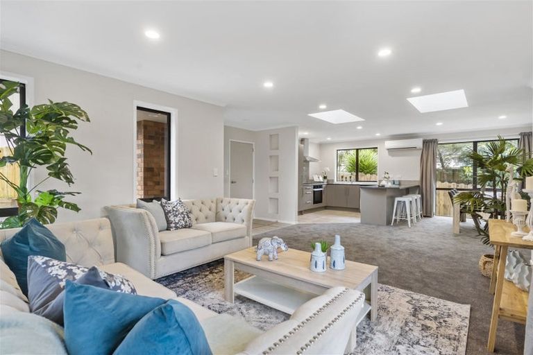 Photo of property in 19a Ranui Avenue, Ranui, Auckland, 0612