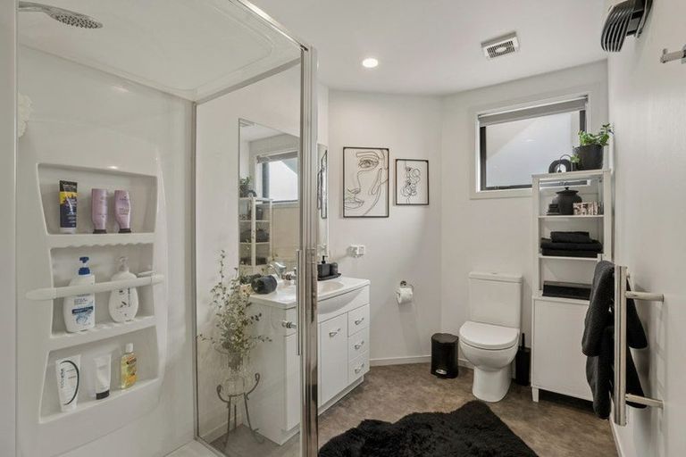 Photo of property in 54c Wynyard Crescent, Fernhill, Queenstown, 9300