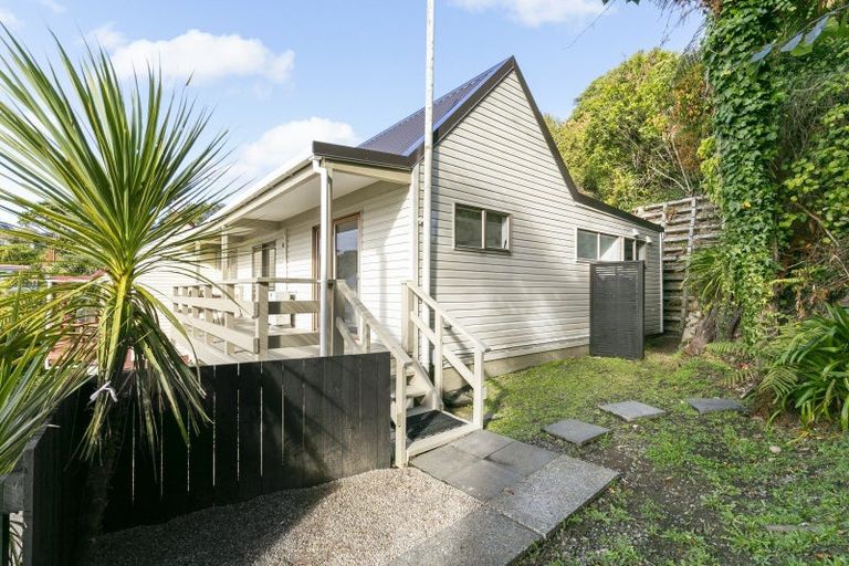 Photo of property in 9 Ridd Crescent, Karori, Wellington, 6012