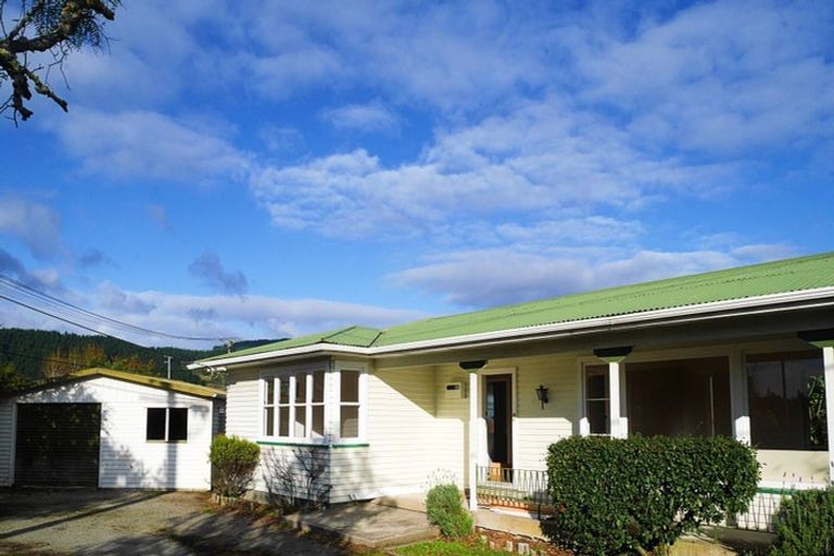 Photo of property in 12 Arawhata Road, Paraparaumu, 5032