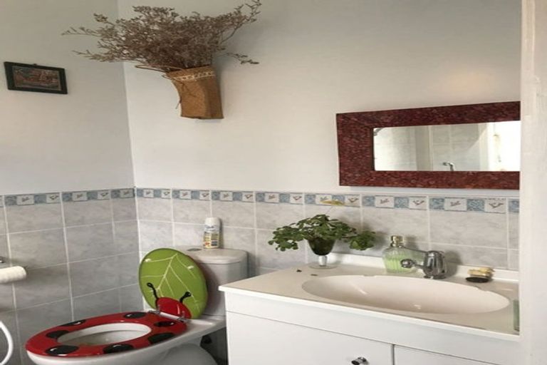 Photo of property in 16 Rimu Street, New Lynn, Auckland, 0600