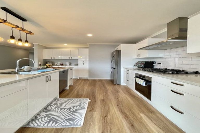 Photo of property in 12 Schooner Drive, Whitby, Porirua, 5024