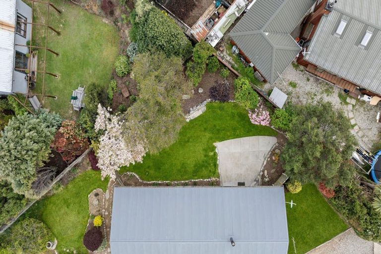 Photo of property in 16 Kuri Place, Wanaka, 9305